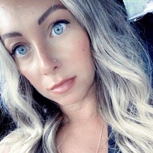 Meet your Posher, Sabrina